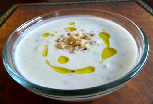 Enginar İçin Tarhunlu Yoğurt Sosu Tarifi