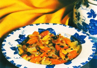 Kuru Üzümlü Curryli Havuç Yemeği Tarifi