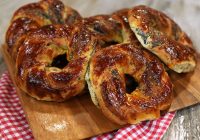 Bademli Sarmal Çörek Tarifi
