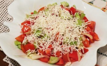 Şopska Salatası
